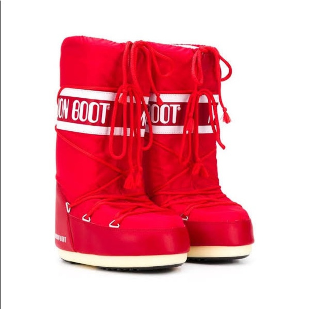 🚨NWT Red Knee-High Moon Boots